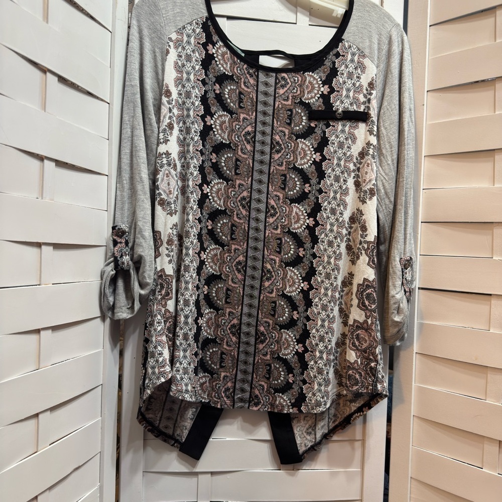 Maurice’s Floral Half-Open Back Top